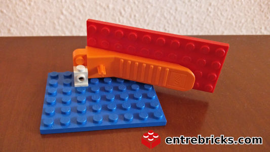 Pared angulada con el separador de LEGO en vista posterior